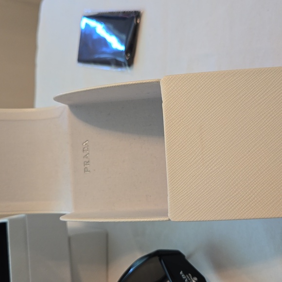 Authentic Prada Runway 49mm Rectangular Sunglasses - Unisex - Picture 9 of 11